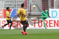 3. Liga - FC Ingolstadt 04 - SV Waldhof Mannheim - Torwart Fabijan Buntic (24, FCI) Abstoß