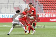 3. Liga - FC Ingolstadt 04 - FC Bayern Amateure - Kampf m den Ball, Nicolas Kühn (11 FCB) Maximilian Beister (10, FCI) Maximilian Wolfram (8, FCI)