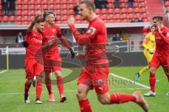 3. Liga - FC Ingolstadt 04 - Carl Zeiss Jena - Tor Jubel 1:0 Robin Krauße (23, FCI) mit Stefan Kutschke (30, FCI) Torwart Flemming Niemann (1 Jena) Marcel Gaus (19, FCI) Dennis Eckert Ayensa (7, FCI)