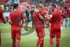 Im Bild: Marcel Gaus (#19 FCI) und Robin Krauße (#23 FCI) haben ihre Kinder auf dem Arm

Fussball - 3. Bundesliga - Ingolstadt - Saison 2019/2020 - FC Ingolstadt 04 - MSV Duisburg - 27.07.2019 -  Foto: Ralf Lüger/rsp-sport.de