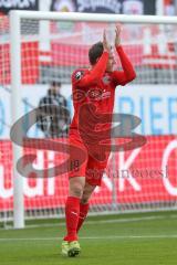 3. Fußball-Liga - Saison 2019/2020 - FC Ingolstadt 04 - FSV Zwickau - Marcel Gaus (#19,FCI)  applaudiert - Foto: Meyer Jürgen