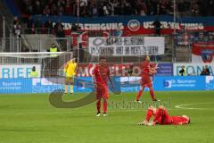 3. Liga - Fußball - FC Ingolstadt 04 - SpVgg Unterhaching - Spiel ist aus Unentschieden, Torwart Fabijan Buntic (24, FCI) Robin Krauße (23, FCI) Maximilian Thalhammer (18, FCI) Tobias Schröck (21, FCI)