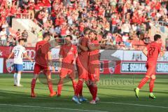 3. Liga - Fußball - FC Ingolstadt 04 - Hansa Rostock - Elfmeter Tor Jubel Stefan Kutschke (30, FCI) mit Björn Paulsen (4, FCI) Maximilian Thalhammer (18, FCI) Peter Kurzweg (16, FCI)