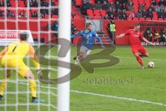 3. Fußball-Liga - Saison 2019/2020 - FC Ingolstadt 04 - Carl Zeiss Jena - Michael Heinloth (#17,FCI)  - Flemming Niemann Torwart (#1 Jena) - Foto: Meyer Jürgen