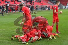 3. Fußball-Liga - Saison 2019/2020 - FC Ingolstadt 04 - 1.FC Kaiserslautern - Thomas Keller (#27,FCI)  mit dem 2:1 Führungstreffer - Jubel - Fatih Kaya (#9,FCI)  - Nico Antonitsch (#5,FCI)  - Björn Paulsen (#4,FCI)  - Foto: Meyer Jürgen