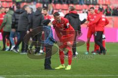 3. Fußball-Liga - Saison 2019/2020 - FC Ingolstadt 04 - FSV Zwickau - Stefan Kutschke (#30,FCI)  nach dem Spiel mit einem kleinen Fan - Foto: Meyer Jürgen