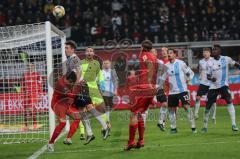 3. Liga - FC Ingolstadt 04 - 1860 München - Dennis Eckert Ayensa (7, FCI) Zweikampf vor dem Tor