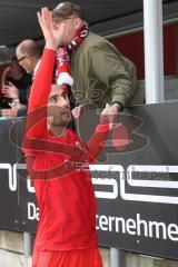 3. Fußball-Liga - Saison 2019/2020 - FC Ingolstadt 04 - 1.FC Kaiserslautern - Fatih Kaya (#9,FCI)   bedankt sich bei den Fans - Foto: Jürgen Meyer