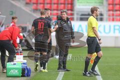 3. Fußball-Liga - Saison 2019/2020 - FC Ingolstadt 04 - Chemnitzer FC - Chef-Trainer Jeff Saibene (FCI) wechselt Beister Maximilian (#10,FCI) ein - Foto: Meyer Jürgen