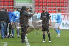 3. Fußball-Liga - Saison 2019/2020 - FC Ingolstadt 04 - Chemnitzer FC - Chef-Trainer Jeff Saibene (FCI) spricht mit Robin Krausse (#23,FCI)  - Foto: Meyer Jürgen