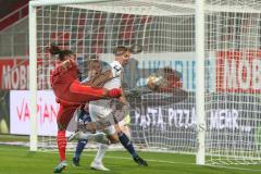 3. Fußball-Liga - Saison 2019/2020 - FC Ingolstadt 04 -  SpVgg Unterhaching - Ganiggia Ginola Elva (#14,FCI)  - Nico Mantl Torwart (#1 Unterhaching) - Foto: Meyer Jürgen