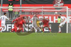 3. Liga - FC Ingolstadt 04 - FC Ingolstadt 04 - SV Meppen - Torwart Fabijan Buntic (#24,FCI)  - Stefan Kutschke (#30,FCI)  - Deniz Undav (#9 SV Meppen) - Foto: Stefan Bösl