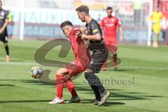 3. Fußball-Liga - Saison 2019/2020 - FC Ingolstadt 04 - Hallescher FC - Dennis Eckert Ayensa (#7,FCI)  - Jannes Vollert (#5 HFC) - Foto: Meyer Jürgen