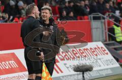 3. Liga - FC Ingolstadt 04 - 1860 München - Diskussion, Cheftrainer Jeff Saibene (FCI) mit dem Schiedsrichter