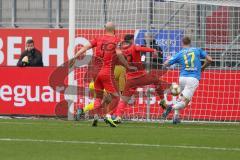 3. Fußball-Liga - Saison 2019/2020 - FC Ingolstadt 04 - Carl Zeiss Jena - Der 2:0 Führungstreffer durch Thomas Keller (#27,FCI)  - Flemming Niemann Torwart (#1 Jena) - Nico Antonitsch (#5,FCI)  - Pierre Fassnacht (#17 Jena) - Jubel - Foto: Meyer Jürgen