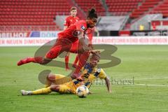 3. Liga - FC Ingolstadt 04 - Eintracht Braunschweig - Björn Paulsen (4, FCI) und Manuel Schwenk (22 Braunschweig)