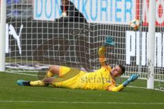 3. Fußball-Liga - Saison 2019/2020 - FC Ingolstadt 04 - FSV Zwickau - Torwart Fabijan Buntic (#24,FCI) bekommt den 3:2 Anschlusstreffer  - Foto: Meyer Jürgen