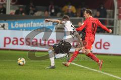 3. Liga - FC Ingolstadt 04 - 1860 München - Marcel Gaus (19, FCI) spielt Torwart Hiller Marco (1, München) aus, Steinhart Phillipp (36, München) verfolgt. Tor 2:2 Ausgleich Jubel