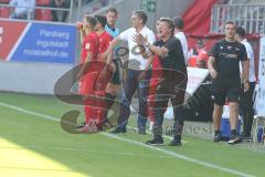 3. Fußball-Liga - Saison 2019/2020 - FC Ingolstadt 04 - Hallescher FC - Chef-Trainer Jeff Saibene (FCI) gibt Anweisungen - Foto: Meyer Jürgen