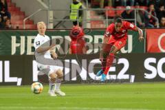 3. Liga - Fußball - FC Ingolstadt 04 - SpVgg Unterhaching - rechts Caniggia Ginola Elva (14, FCI) zieht ab