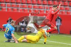 3. Fußball-Liga - Saison 2019/2020 - FC Ingolstadt 04 - Carl Zeiss Jena - Dennis Eckert Ayensa (#7,FCI)  - Flemming Niemann Torwart (#1 Jena) - Pierre Fassnacht (#17 Jena) - Foto: Meyer Jürgen