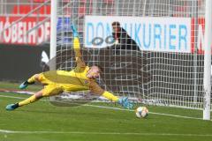 3. Fußball-Liga - Saison 2019/2020 - FC Ingolstadt 04 - FSV Zwickau - Torwart Fabijan Buntic (#24,FCI) bekommt den 3:2 Anschlusstreffer  - Foto: Meyer Jürgen