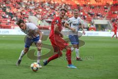 3. Liga - Fußball - FC Ingolstadt 04 - Hansa Rostock - mitte Stefan Kutschke (30, FCI) links Mirnes Pepic (Rostock 6)