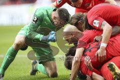 Im Bild: Tor in der Nachspielzeit durch Thomas Keller (#27 FC Ingolstadt) - jubel mit Fabijan Buntic (#24 FC Ingolstadt) Fatih Kaya (#9 FC Ingolstadt) Filip Bilbija (#35 FC Ingolstadt) Nico Antonitsch (#5 FC Ingolstadt) Bjørn Paulsen (#4 FC Ingolstadt)

