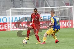 3. Liga - FC Ingolstadt 04 - Eintracht Braunschweig - Robin Krauße (23, FCI) Martin Kobylański 10 (Braunschweig)