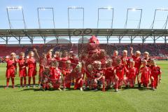 3. Fußball-Liga - Saison 2019/2020 - FC Ingolstadt 04 - Hallescher FC - Die Einlaufkinder vor dem Spiel - Foto: Meyer Jürgen