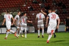 3. Liga - SpVgg Unterhaching - FC Ingolstadt 04 - Maximilian Wolfram (8, FCI) Schuß Tor 1:2 Siegtreffer Jubel mit Björn Paulsen (4, FCI) Tobias Schröck (21, FCI) Maximilian Thalhammer (6, FCI) Stefan Kutschke (30, FCI)