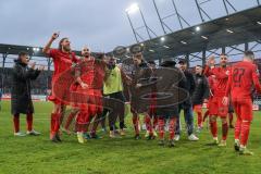 3. Liga - FC Ingolstadt 04 - Carl Zeiss Jena - Spieler tanzen für die Fans, 5:1 Sieg, Dennis Eckert Ayensa (7, FCI) Marcel Gaus (19, FCI) Nico Antonitsch (5, FCI) Keller (27, FCI) Caniggia Ginola Elva (14, FCI) Fatih Kaya (9, FCI) Björn Paulsen (4, FCI) M