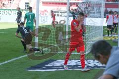 3. Fußball-Liga - Saison 2019/2020 - FC Ingolstadt 04 - Hallescher FC - Dennis Eckert Ayensa (#7,FCI)  mit einer Torchance - Foto: Meyer Jürgen