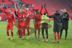 3. Fußball-Liga - Saison 2019/2020 - FC Ingolstadt 04 - Carl Zeiss Jena - Die Spieler bedanken sich bei den Fans nach dem Spiel - jubel - Marcel Gaus (#19,FCI)  - Nico Antonitsch (#5,FCI)  - Thomas Keller (#27,FCI)  - Ganiggia Ginola Elva (#14,FCI)  - Bjö