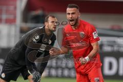 3. Liga - FC Ingolstadt 04 - Eintracht Braunschweig - Fatih Kaya (9, FCI) ärgert sich. Torchance verpasst, Torwart Marcel Engelhardt (1 Braunschweig)