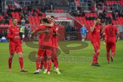 3. Liga - FC Ingolstadt 04 - Carl Zeiss Jena - Tor Jubel Dennis Eckert Ayensa (7, FCI) mit Jonatan Kotzke (25 FCI) Michael Heinloth (17, FCI) Caniggia Ginola Elva (14, FCI) Nico Antonitsch (5, FCI) Marcel Gaus (19, FCI)