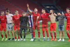 3. Liga - Fußball - FC Ingolstadt 04 - Würzburger Kickers - Jubel bei den Fans, Klatschen Freude Danke Tanzen, mitte Fatih Kaya (9, FCI) Maximilian Beister (10, FCI) Filip Bilbija (35, FCI)