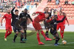 3. Liga - FC Ingolstadt 04 - KFC Uerdingen 05 - Schuß Torchance Stefan Kutschke (30, FCI) Osawe Osayamen (KFC 35) verteidigt