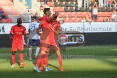 3. Liga - Fußball - FC Ingolstadt 04 - Hansa Rostock - Elfmeter Tor Jubel Stefan Kutschke (30, FCI) mit Maximilian Thalhammer (18, FCI) Agyemang Diawusie (11, FCI)