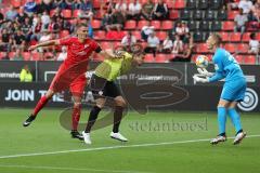 3. Liga - Fußball - FC Ingolstadt 04 - Würzburger Kickers - Stefan Kutschke (30, FCI) Torwart Eric Verstappen (33 Würzburg)