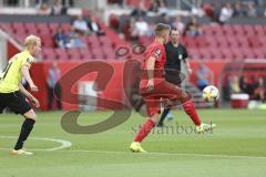 Im Bild: Luke Hemmerich (#21 Würzburger Kickers) und Patrick Sussek (#37 FC Ingolstadt)

Fussball - 3. Bundesliga - Ingolstadt - Saison 2019/2020 - FC Ingolstadt 04 - Würzburger Kickers - 02.08.2019 -  Foto: Ralf Lüger/rsp-sport.de