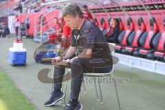 3. Fußball-Liga - Saison 2019/2020 - FC Ingolstadt 04 - Hallescher FC - Chef-Trainer Jeff Saibene (FCI) vor dem Spiel - Foto: Meyer Jürgen