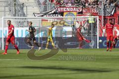 Im Bild: Tor für den HSC - Bjørn Paulsen (#4 FC Ingolstadt) haut den Ball weg

Fussball - 3. Bundesliga - Ingolstadt - Saison 2019/2020 - FC Ingolstadt 04 - Hallescher FC - 15.09.2019 -  Foto: Ralf Lüger