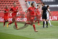 3. Liga - FC Ingolstadt 04 - FC Bayern Amateure - Tor Ausgleich Jubel 1:1 Marcel Gaus (19, FCI) mit Tobias Schröck (21, FCI) Björn Paulsen (4, FCI) Filip Bilbija (35, FCI)