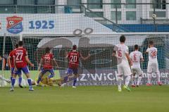 3. Liga - SpVgg Unterhaching - FC Ingolstadt 04 - Stefan Kutschke (30, FCI) ärgert sich, Elfmeter drüber geschossen