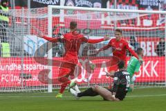 3. Fußball-Liga - Saison 2019/2020 - FC Ingolstadt 04 - FSV Zwickau - Der 1:0 Führungstreffer durch Dennis Eckert Ayensa (#7,FCI)  - jubel - Stefan Kutschke (#30,FCI)  - Johannes Brinkies Torwart (#1 Zwickau) - Foto: Meyer Jürgen