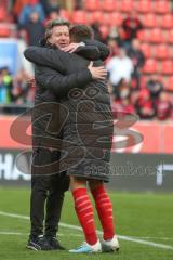 3. Fußball-Liga - Saison 2019/2020 - FC Ingolstadt 04 - FSV Zwickau - Chef-Trainer Jeff Saibene (FCI) und Dennis Eckert Ayensa (#7,FCI)  - Foto: Meyer Jürgen