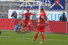 3. Fußball-Liga - Saison 2019/2020 - FC Ingolstadt 04 - Carl Zeiss Jena - Der 2:0 Führungstreffer durch Thomas Keller (#27,FCI)  - Flemming Niemann Torwart (#1 Jena) - Nico Antonitsch (#5,FCI)  - Pierre Fassnacht (#17 Jena) - Jubel - Foto: Meyer Jürgen