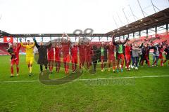 3. Liga - Fußball - FC Ingolstadt 04 - FSV Zwickau - Die Spieler vor den Fans, Kurve, Humba, Tanz, Marcel Gaus (19, FCI) Torwart Fabijan Buntic (24, FCI) Fatih Kaya (9, FCI) Maximilian Thalhammer (6, FCI) Peter Kurzweg (16, FCI) Björn Paulsen (4, FCI) Nic