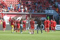 3. Fußball-Liga - Saison 2019/2020 - FC Ingolstadt 04 - Hallescher FC - Die Spieler bedanken sich bei den Fans - Foto: Meyer Jürgen